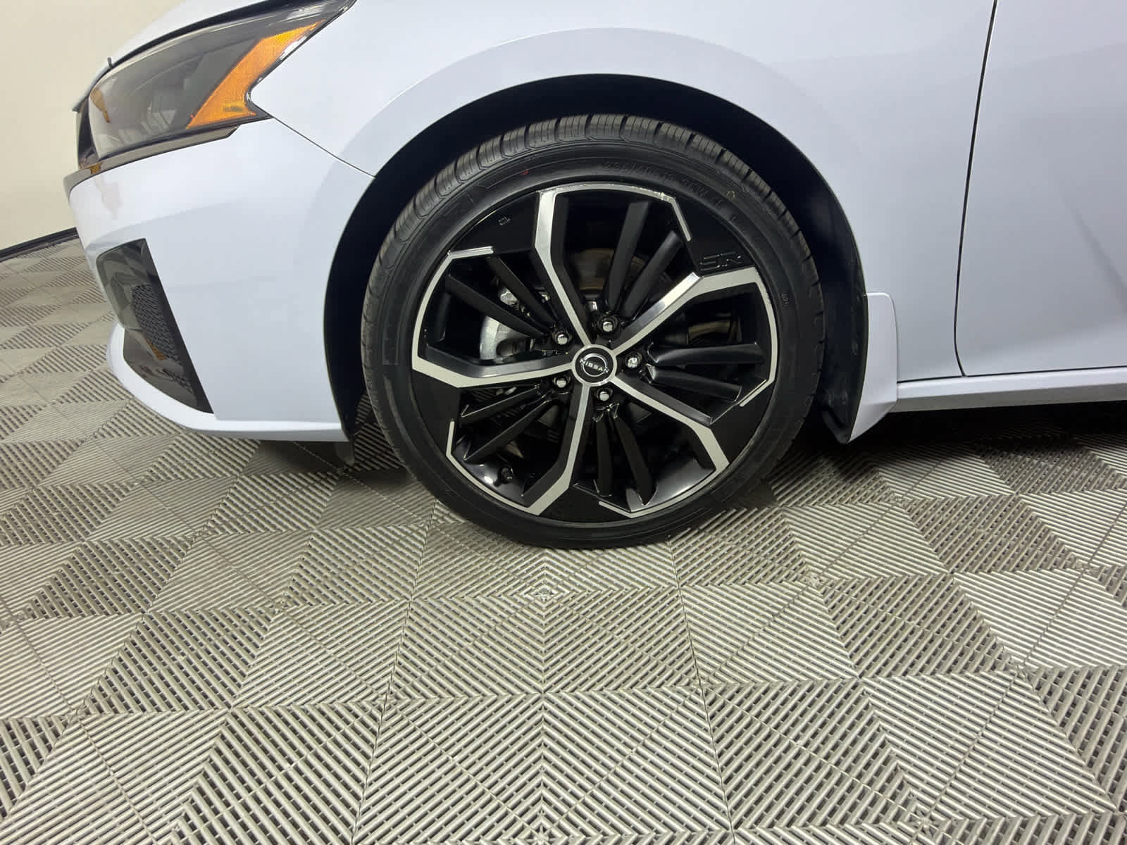 Certified 2023 Nissan Altima 2.5 SR FWD image 9