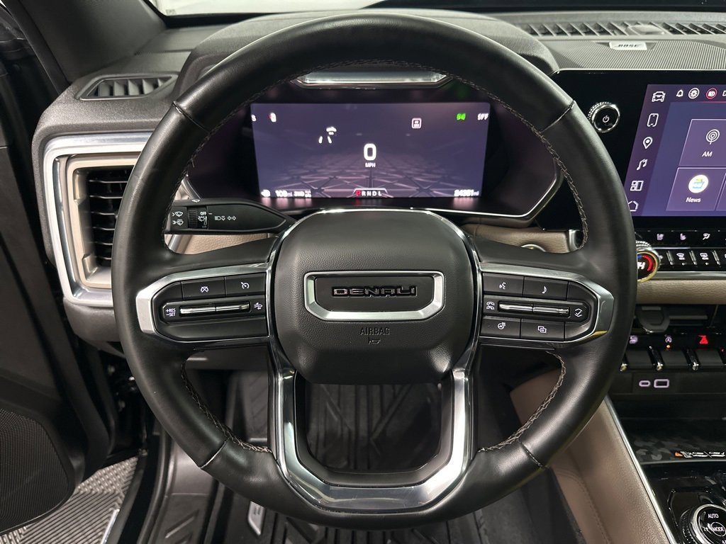 Used 2024 GMC Canyon Denali image 14