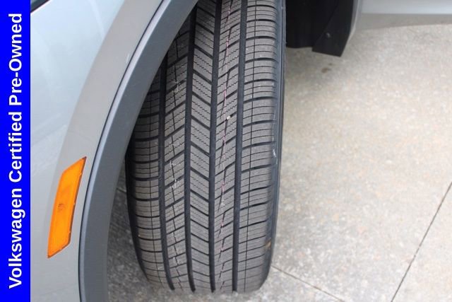 Used 2024 Volkswagen Tiguan SE R-Line image 13