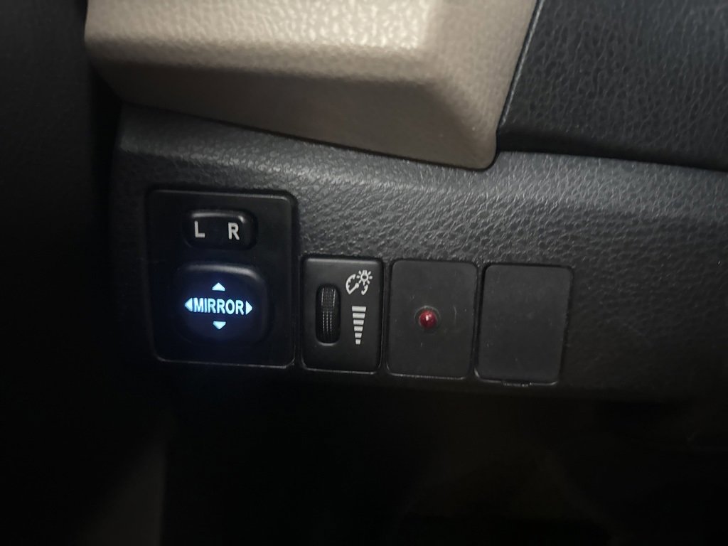 Used 2014 Toyota Corolla LE image 14