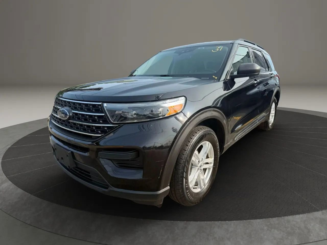 Used 2021 Ford Explorer XLT AWD/4WD image 1