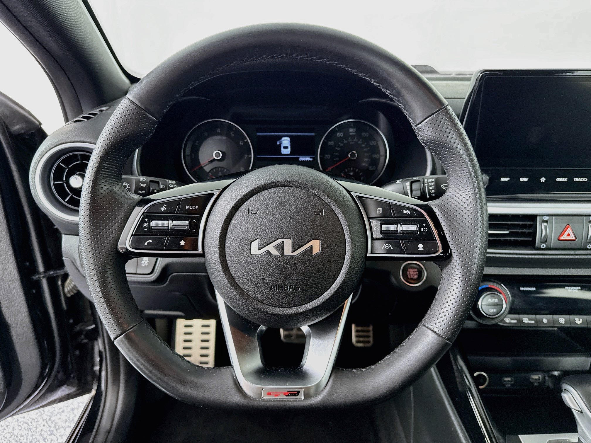 Used 2023 Kia Forte GT-Line w/ GT-Line Technology Package FWD image 11