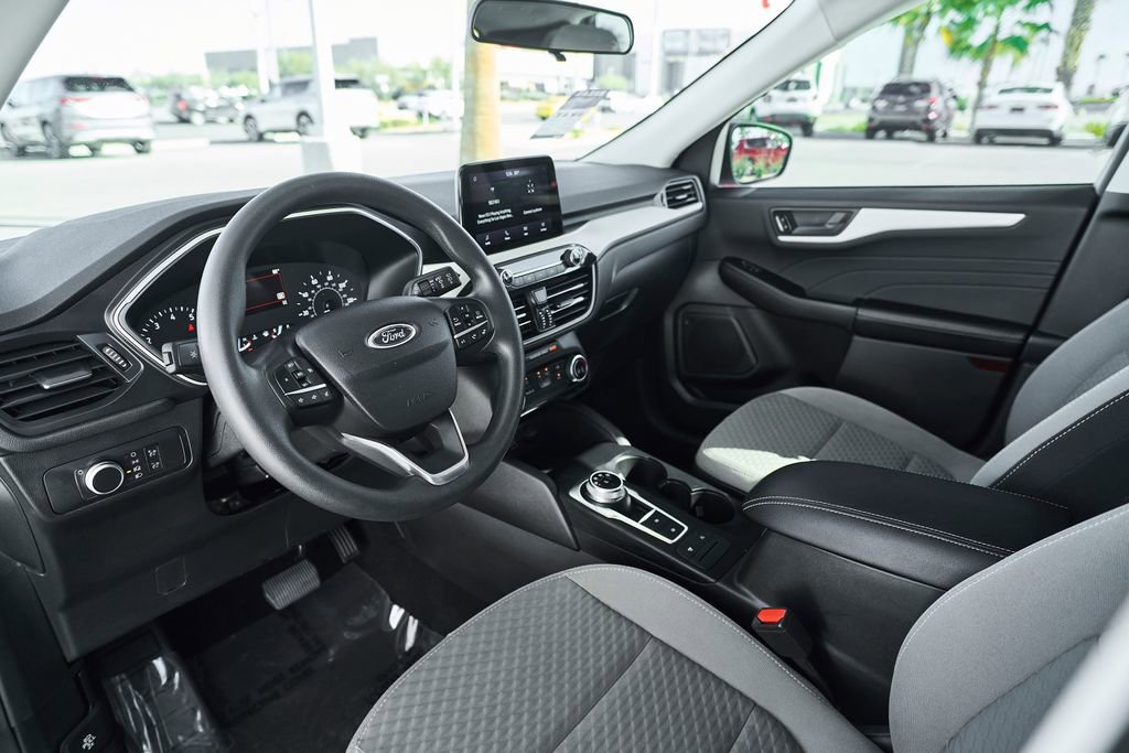 Used 2022 Ford Escape SE FWD image 4