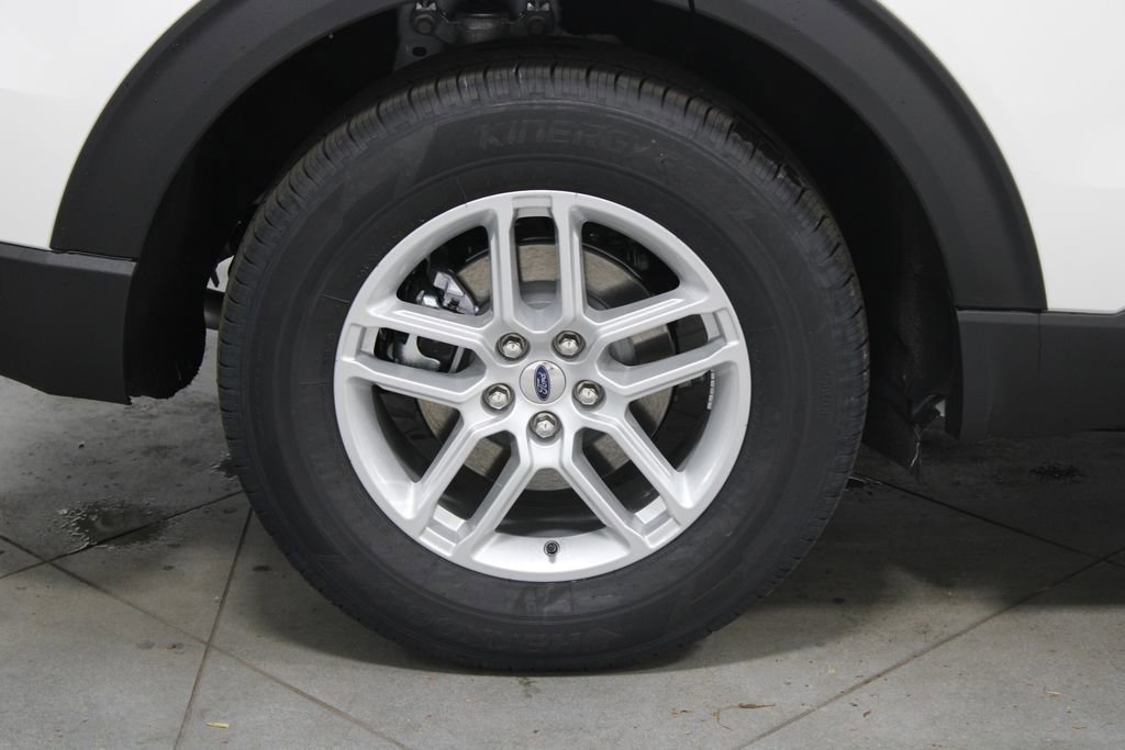 New 2026 Ford Explorer Active RWD image 12