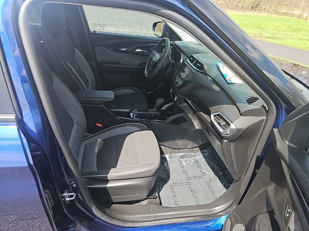 Used 2023 Chevrolet TrailBlazer LT FWD image 31