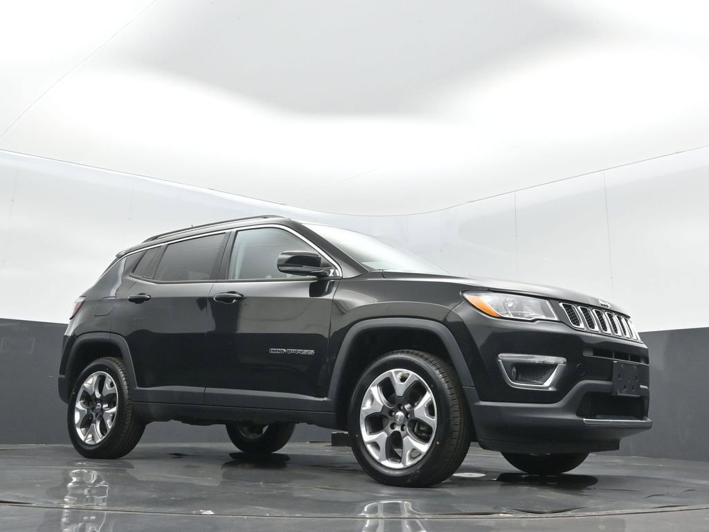 Used 2018 Jeep Compass Limited w/ Navigation Group AWD/4WD image 26