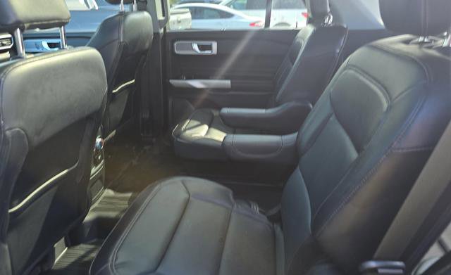 Used 2022 Ford Explorer Limited w/ Equipment Group 301A AWD/4WD image 12