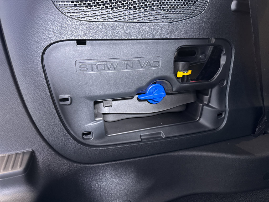 New 2026 Chrysler Pacifica Pinnacle image 26