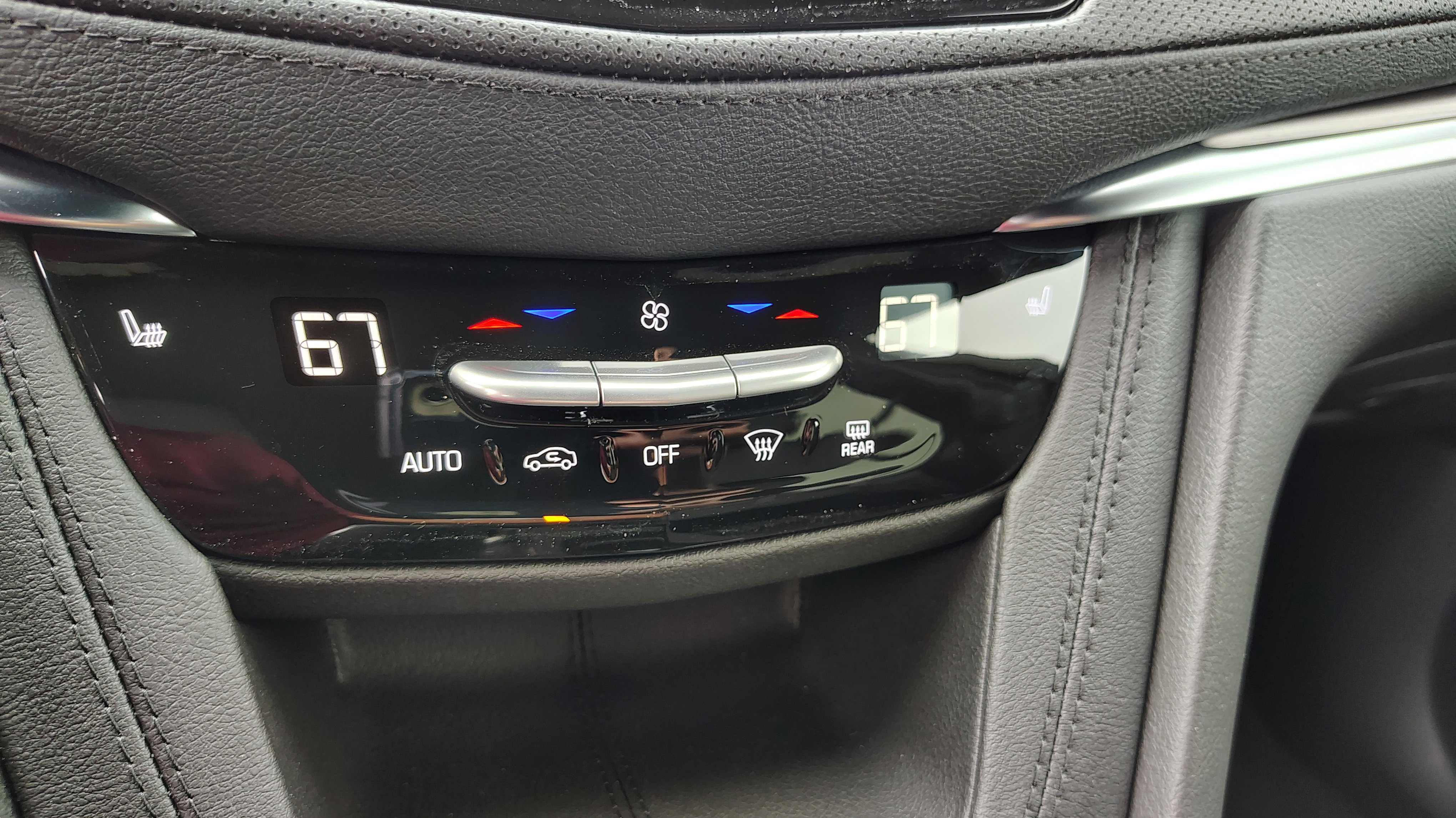 New 2025 Cadillac XT5 Luxury w/ LPO, Floor Liner Package image 28