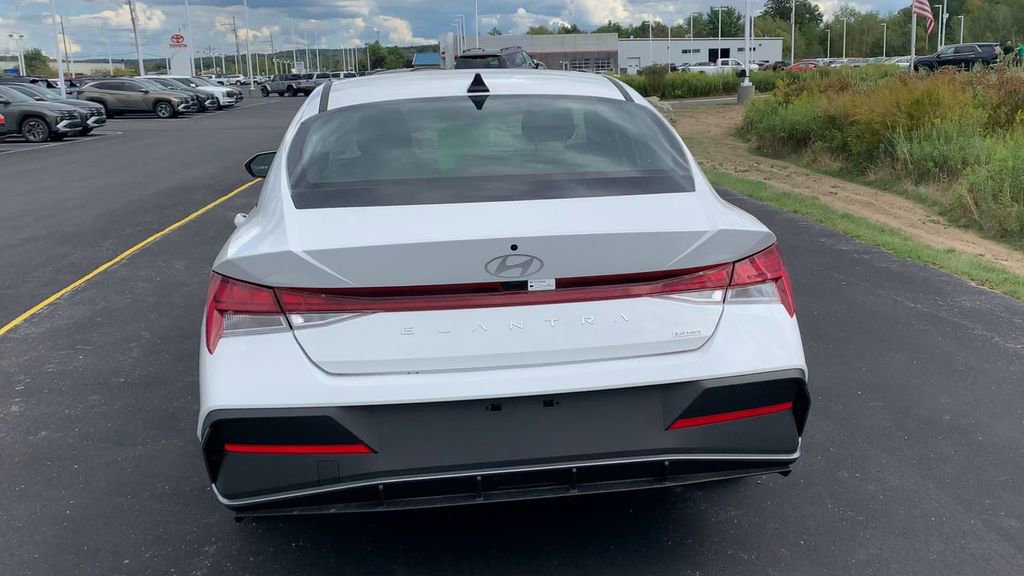 New 2025 Hyundai Elantra Blue w/ Cargo Package image 9