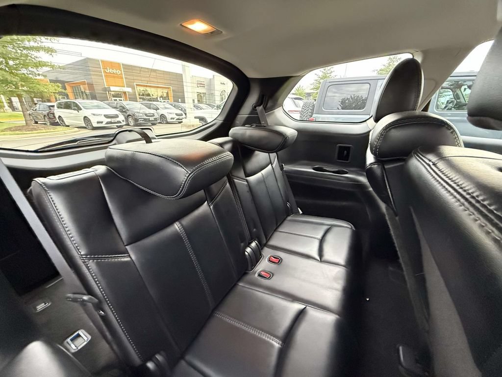 Used 2020 Nissan Pathfinder SL FWD image 16