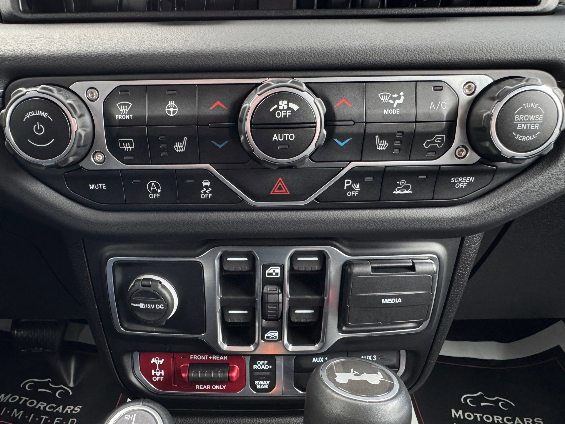 Used 2024 Jeep Wrangler Unlimited Rubicon AWD/4WD image 38