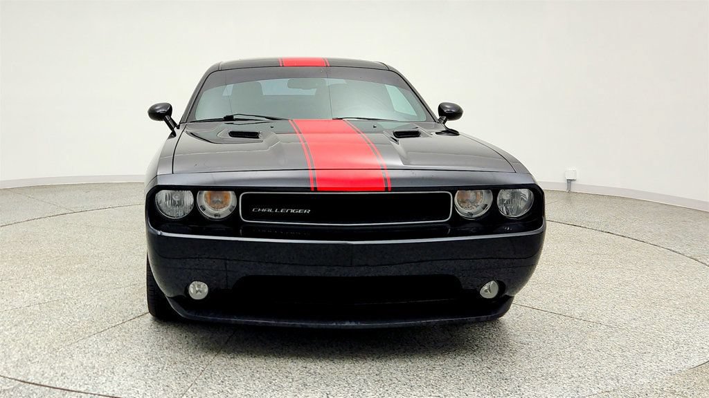 Used 2013 Dodge Challenger SXT RWD image 2