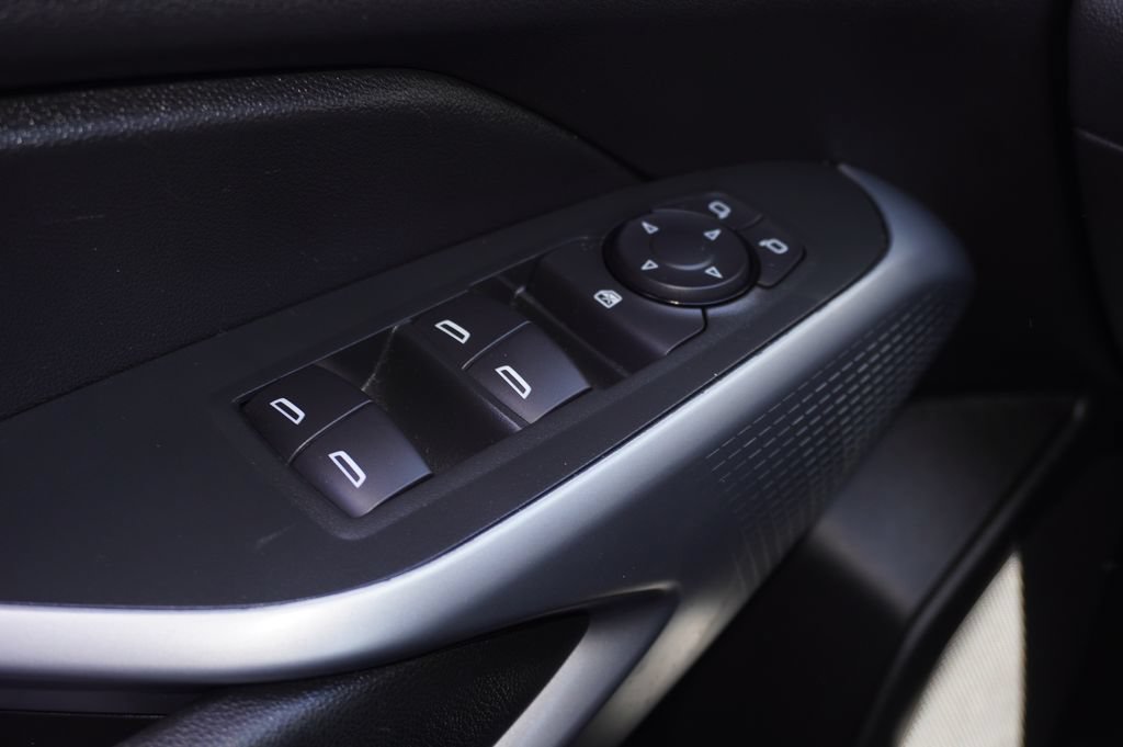 Used 2025 Chevrolet Trax LS FWD image 12