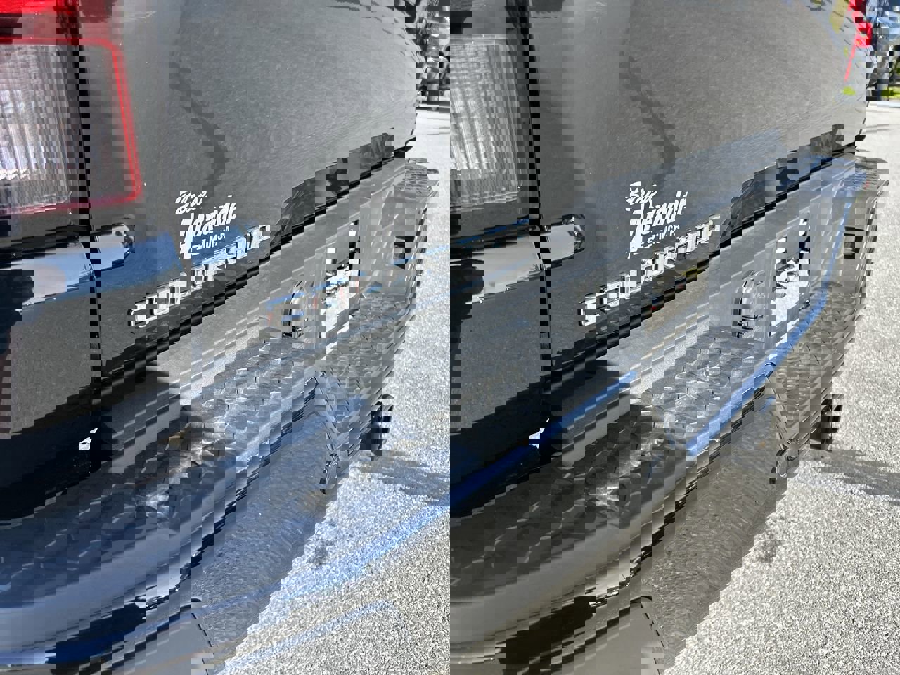 Used 2024 Chevrolet Colorado Z71 w/ Z71 Convenience Package 2 AWD/4WD image 11