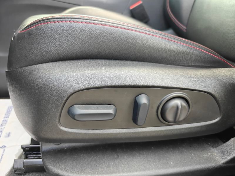 Used 2022 Chevrolet Equinox RS w/ RS Leather Package image 19