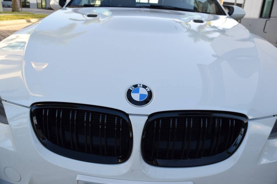 Used 2011 BMW M3 Convertible RWD image 14