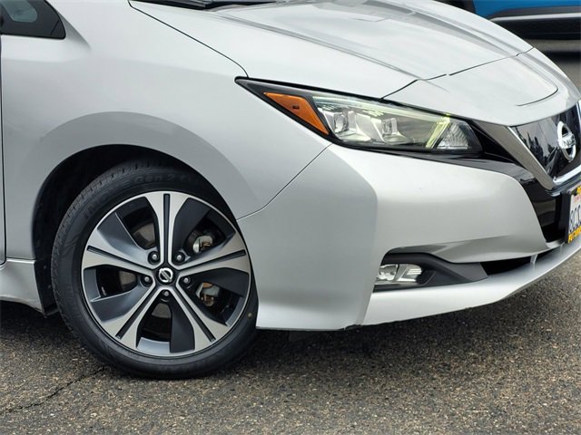 Used 2018 Nissan Leaf SV w/ SV Technology Package image 9