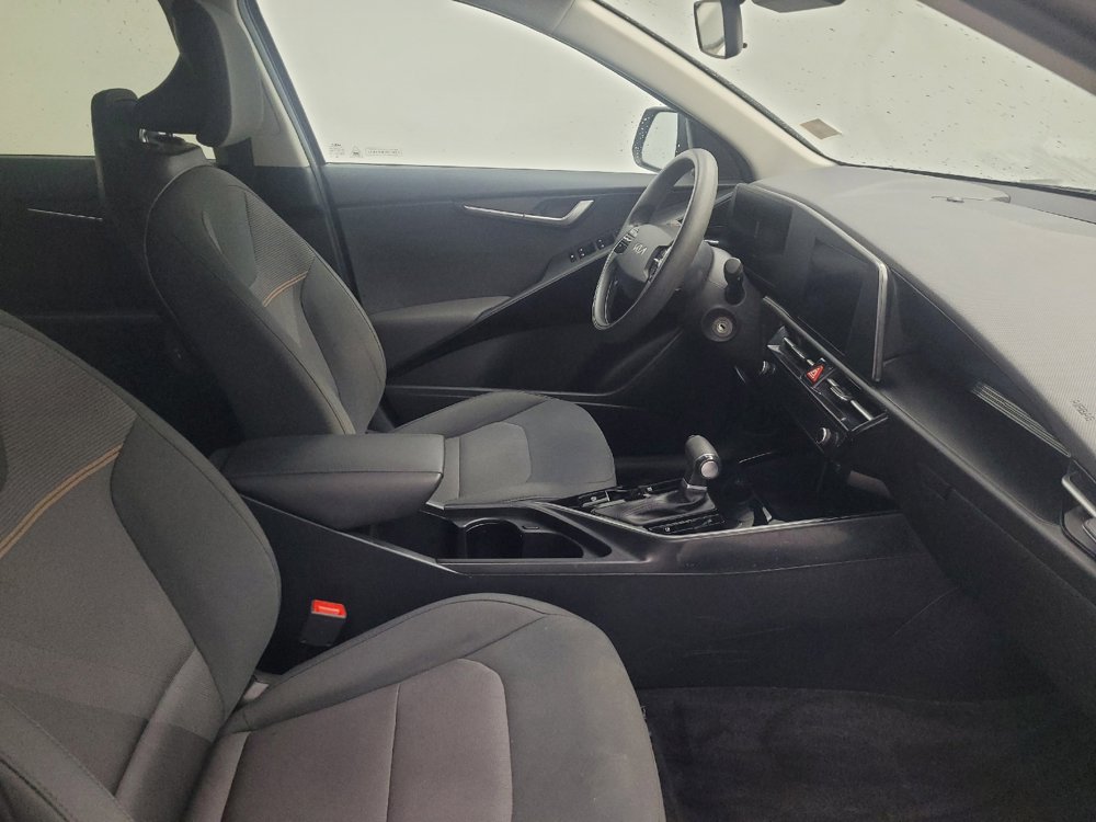 Used 2024 Kia Niro LX image 21