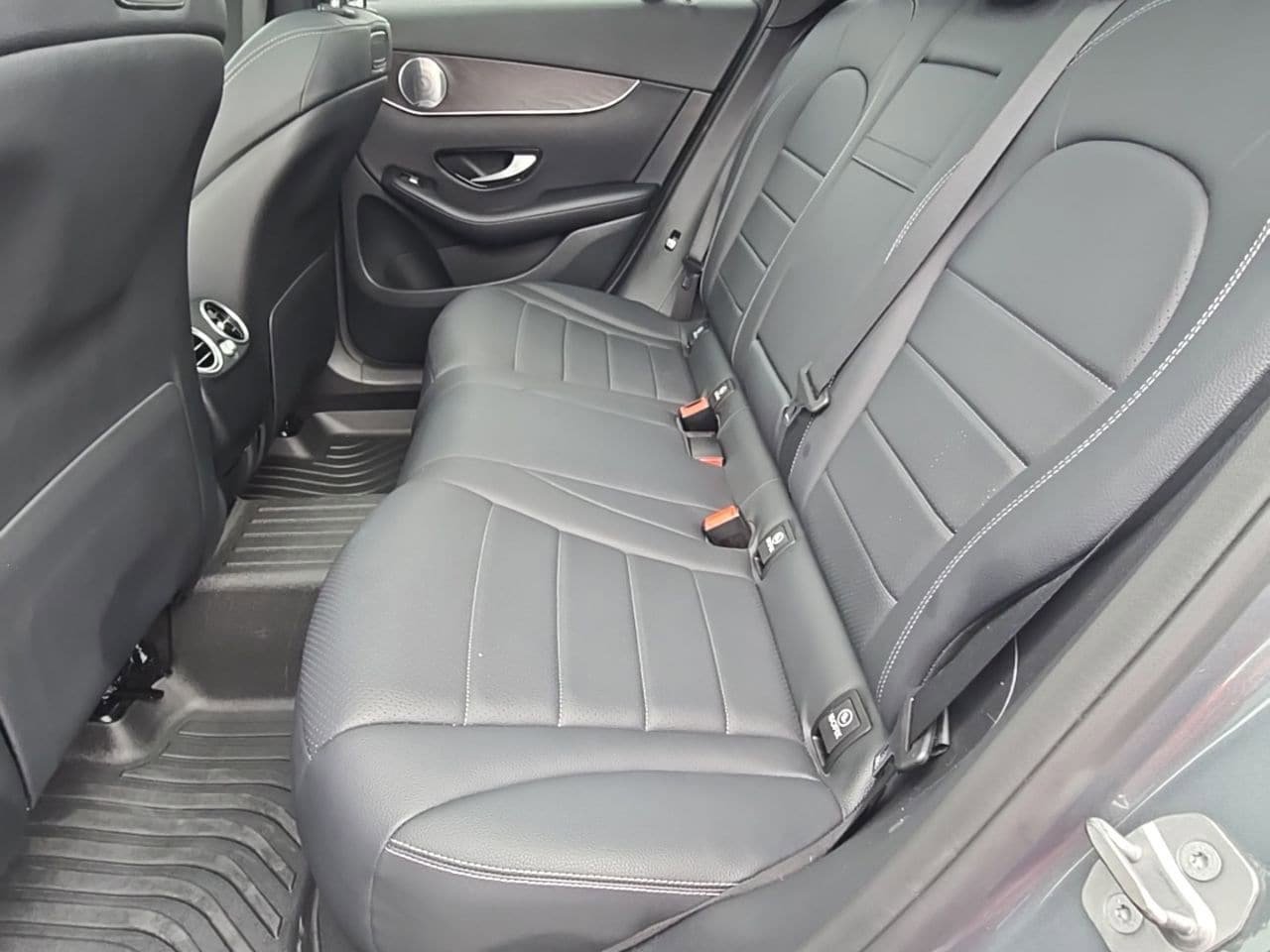 Used 2018 Mercedes-Benz GLC 300 4MATIC image 13
