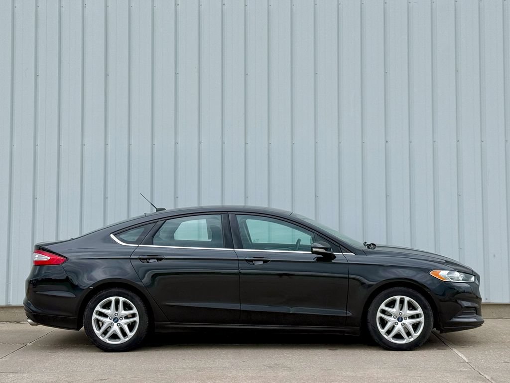 Used 2015 Ford Fusion SE FWD image 7
