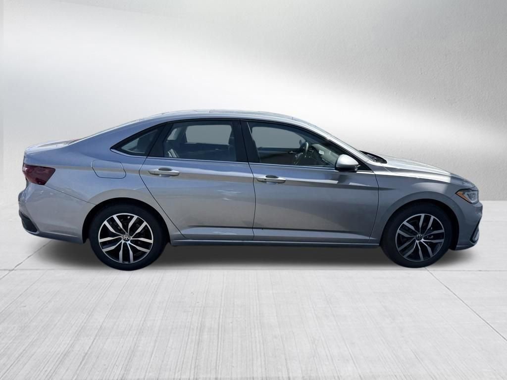 New 2026 Volkswagen Jetta SE FWD image 6
