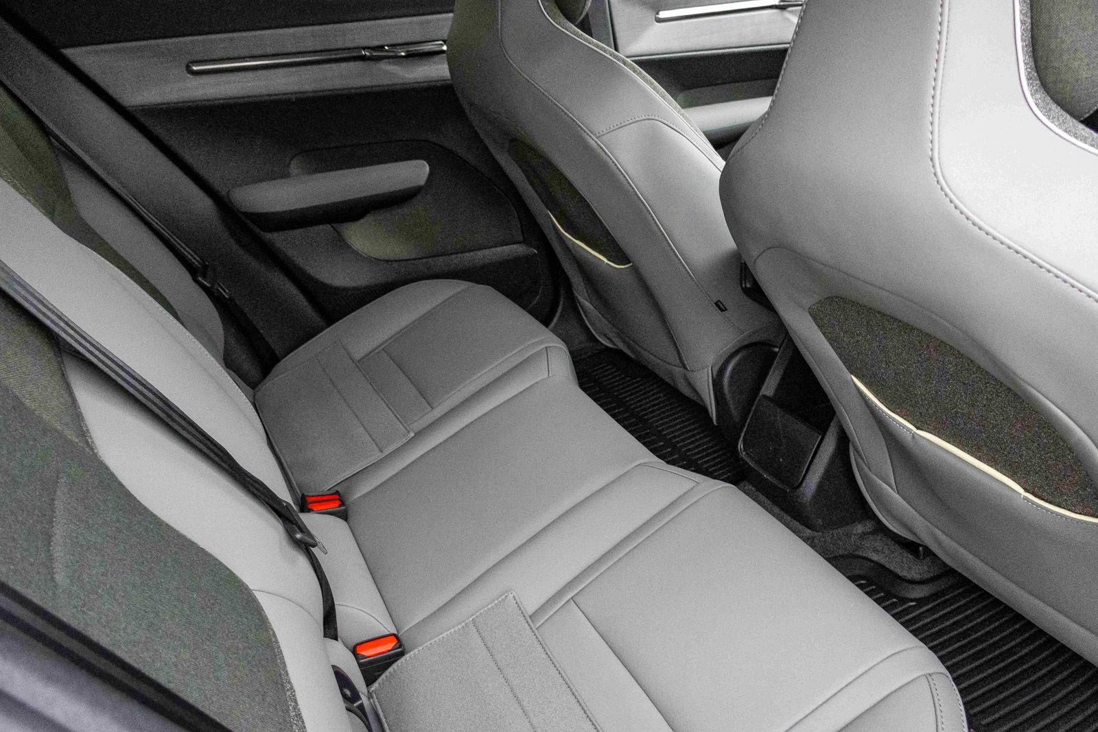 New 2026 Volvo EX30 Cross Country Ultra w/ Protection Package Premier image 20