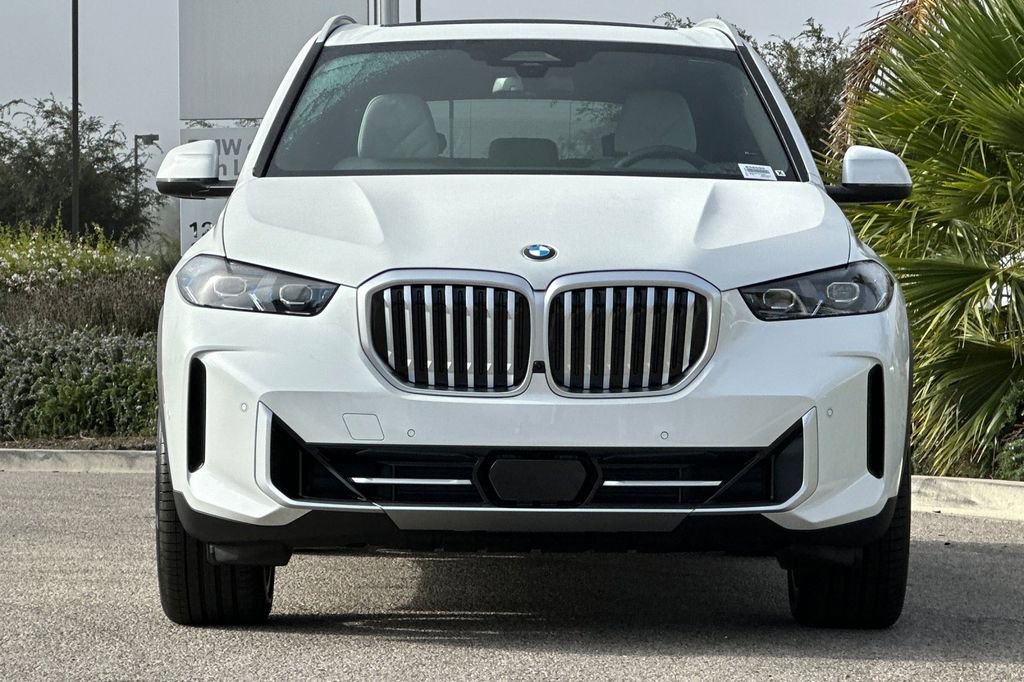 New 2026 BMW X5 xDrive40i w/ Climate Comfort Package image 8