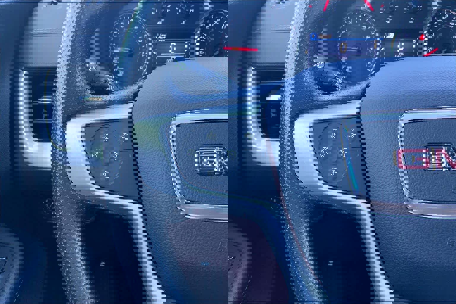 Used 2024 GMC Terrain SLE image 24