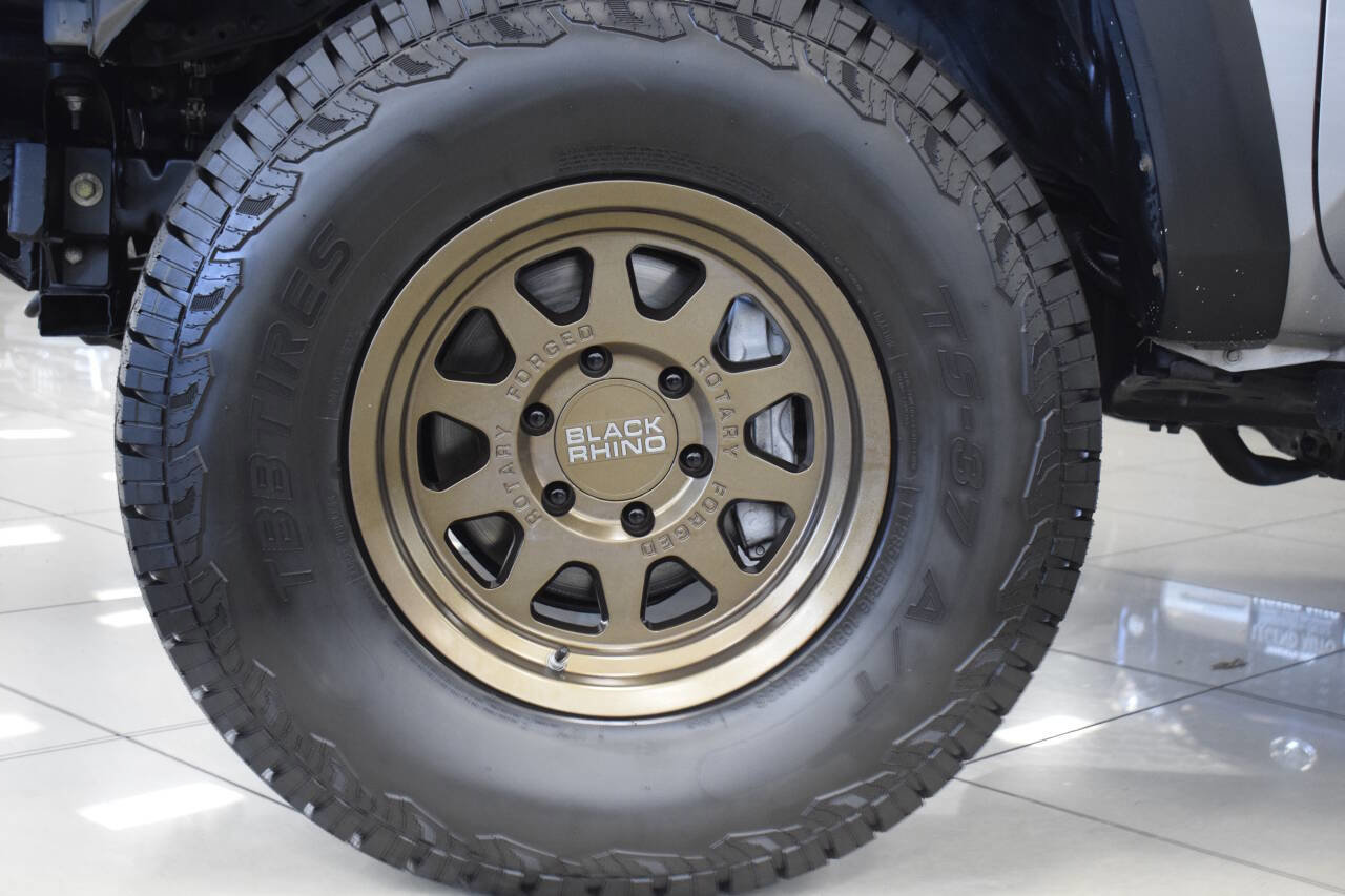 Used 2017 Toyota Tacoma TRD Off-Road image 21