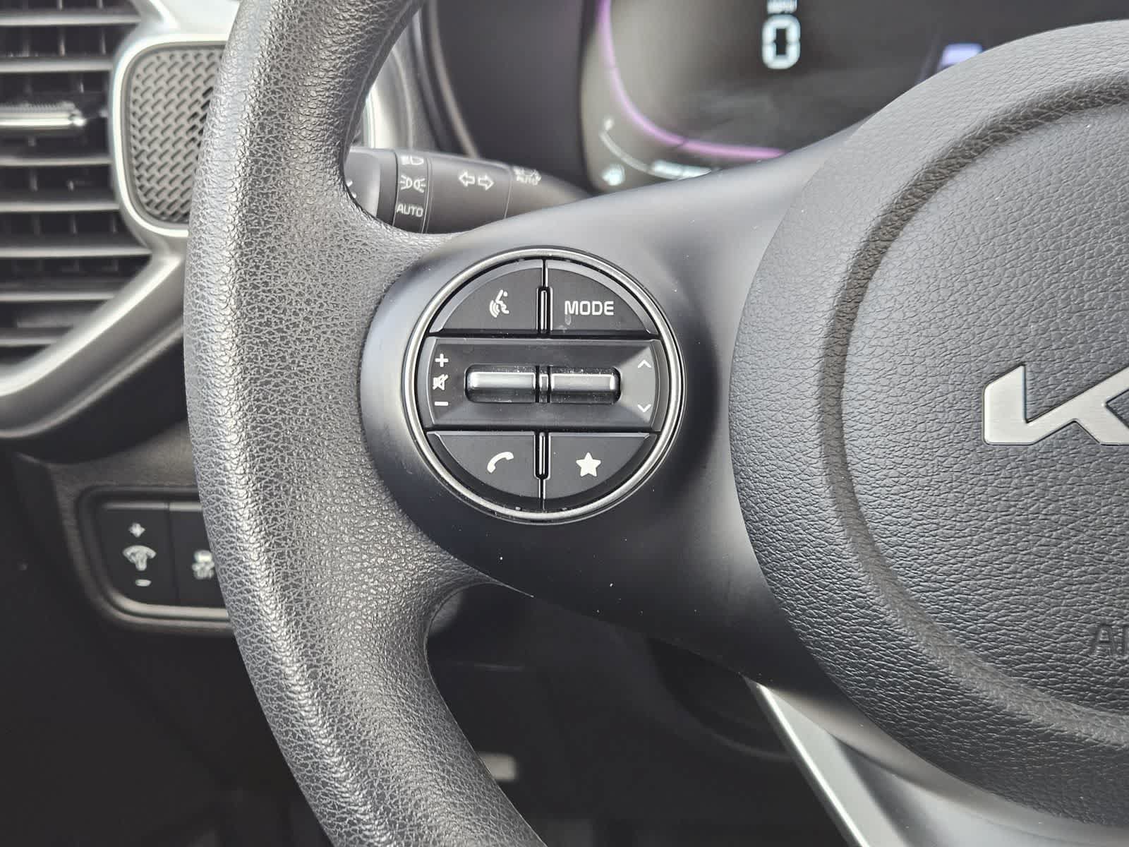 Used 2023 Kia Soul LX w/ Option Group 015 FWD image 23