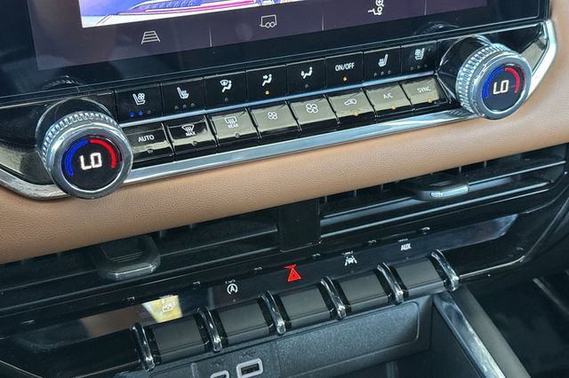 Used 2024 GMC Canyon AT4 w/ AT4 Premium Package image 31