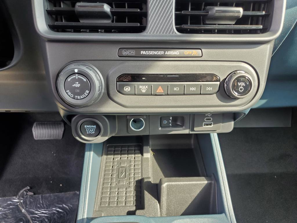 New 2025 Ford Maverick Lariat w/ Black Appearance Package image 34