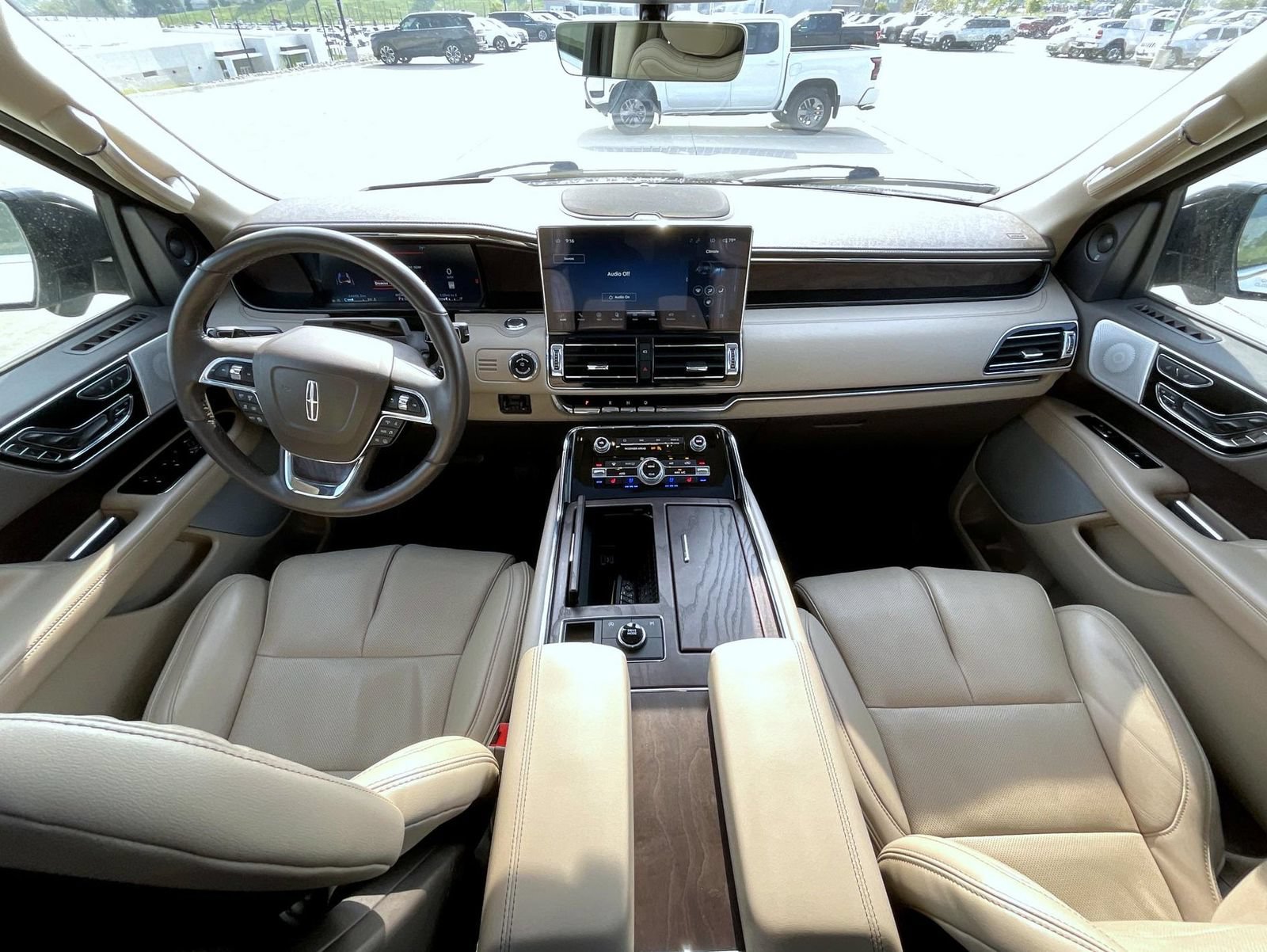 Certified 2023 Lincoln Navigator Reserve AWD/4WD image 15