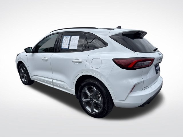 Used 2023 Ford Escape ST-Line w/ Tech Pack #1 AWD/4WD image 3