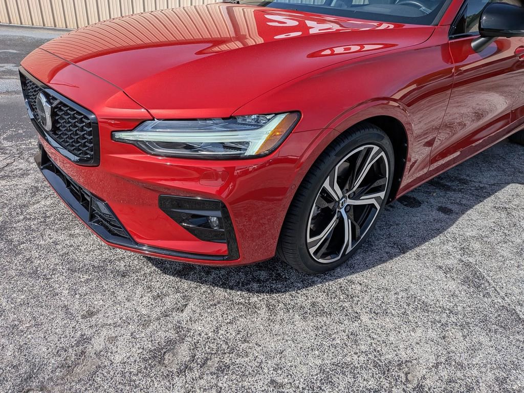 Used 2024 Volvo S60 B5 Plus w/ Climate Package FWD image 8