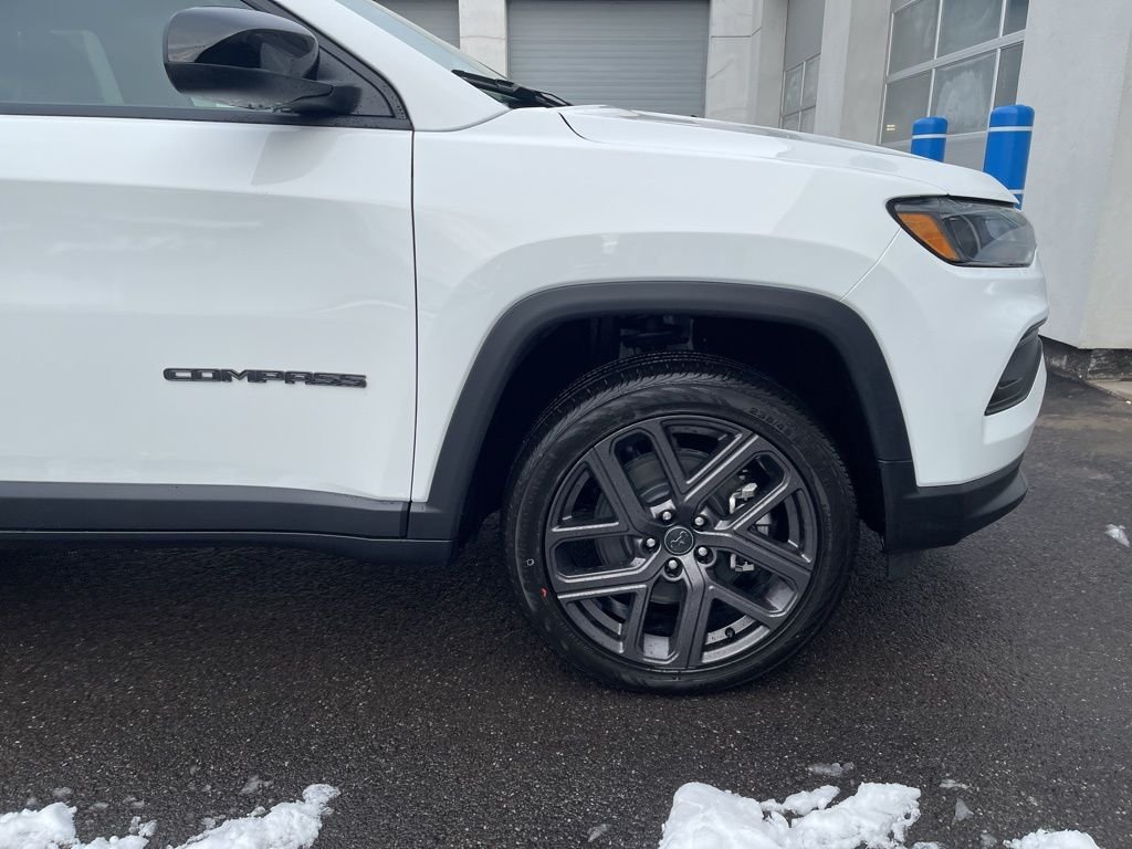 New 2026 Jeep Compass Latitude AWD/4WD image 11