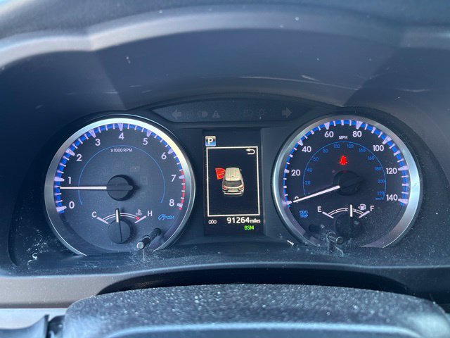 Used 2019 Toyota Highlander Plus FWD image 11