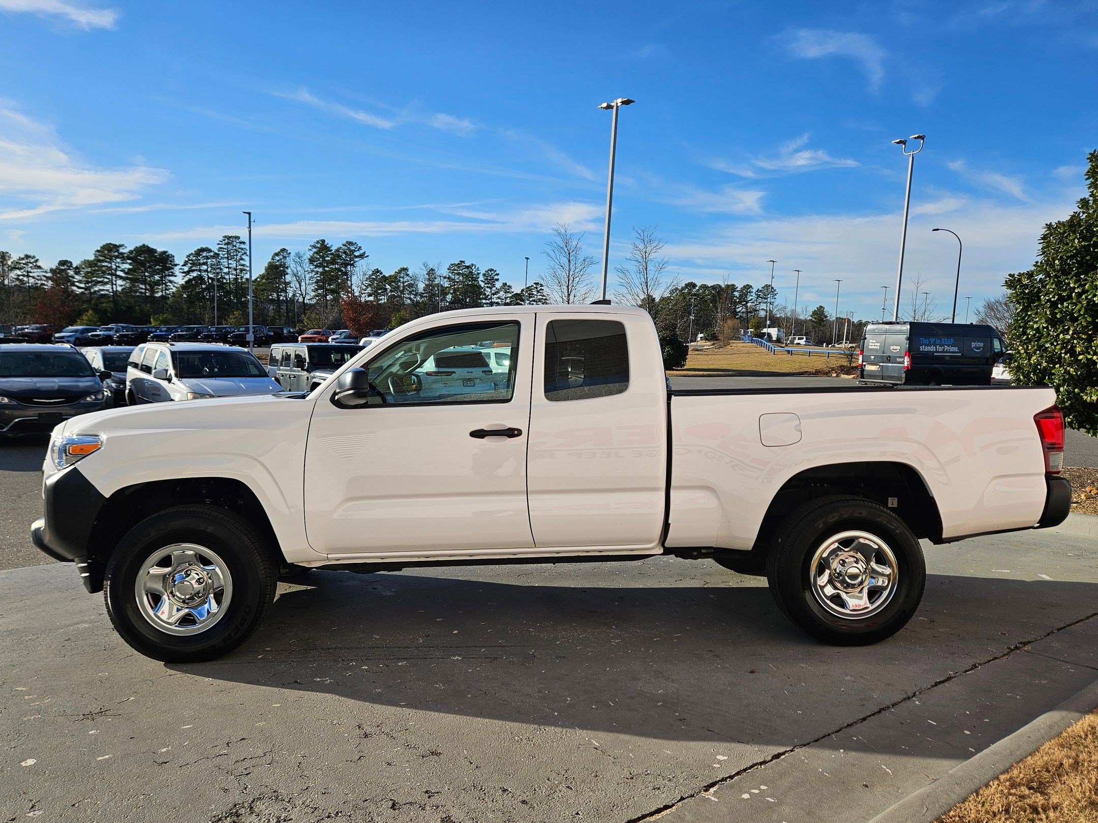 Used 2022 Toyota Tacoma SR image 4