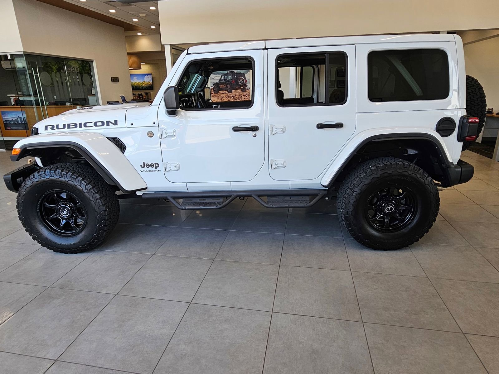 Used 2023 Jeep Wrangler Unlimited Rubicon 392 AWD/4WD image 2