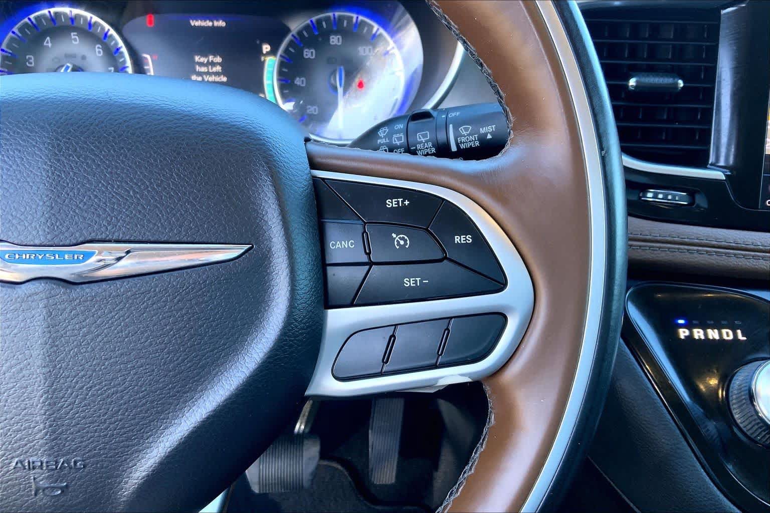 Used 2019 Chrysler Pacifica Limited FWD image 30