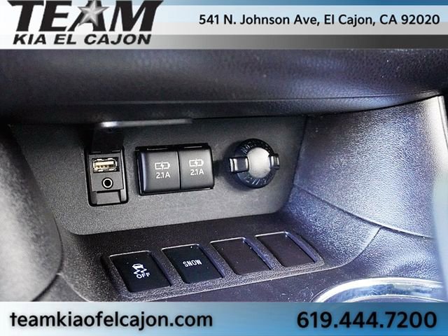 Used 2017 Toyota Highlander Limited Platinum image 31