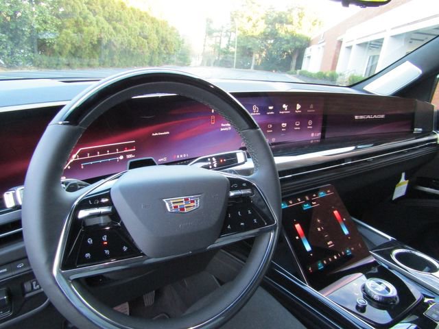 Used 2025 Cadillac Escalade ESV Sport w/ Touring Package image 19