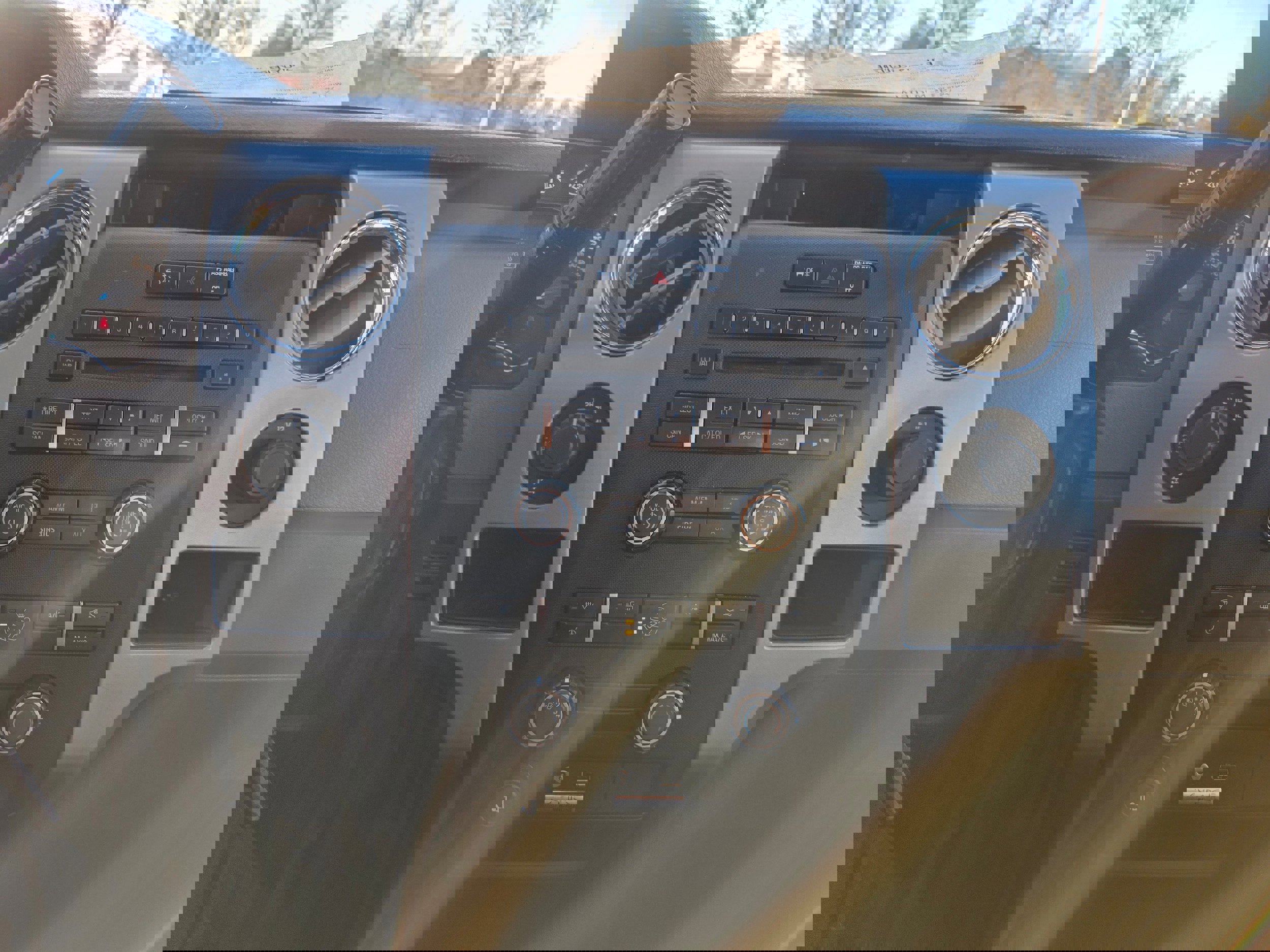 Used 2012 Ford F150 XLT w/ XLT Chrome Pkg image 13