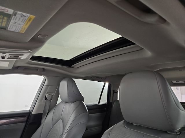 Used 2024 Toyota Highlander Limited image 33