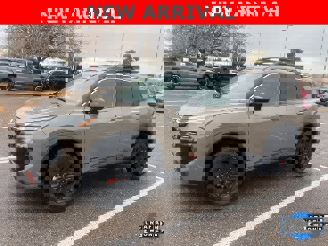 Used 2025 Nissan Rogue SV image 2