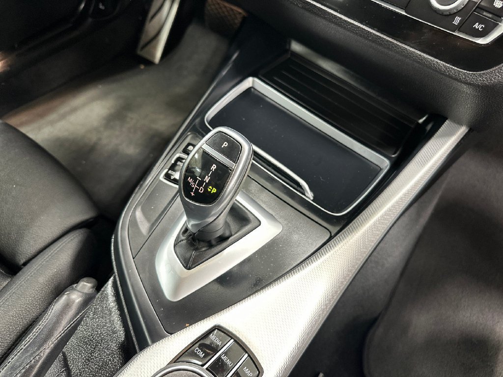Used 2018 BMW 230i Convertible RWD image 21