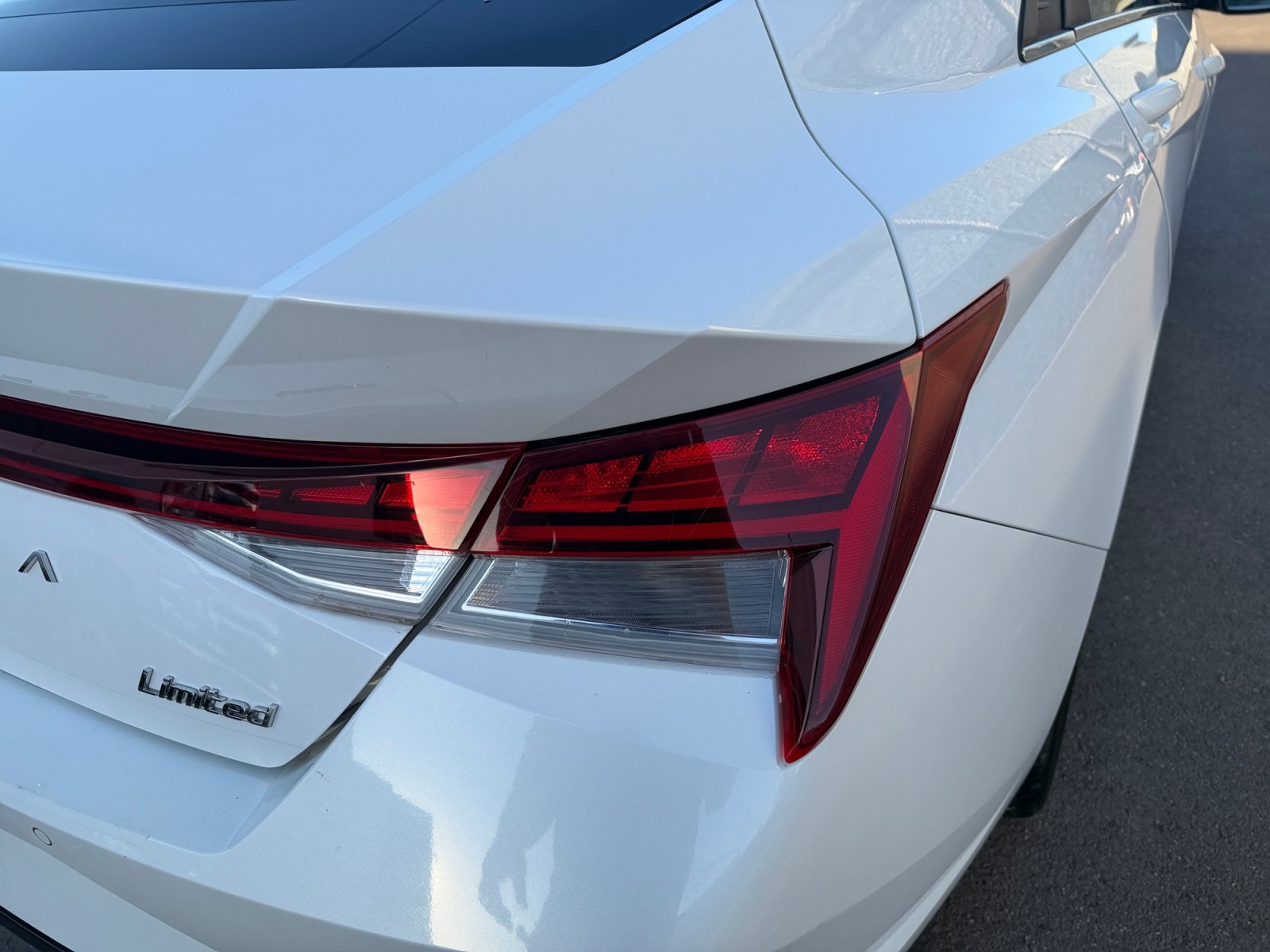 Used 2021 Hyundai Elantra Limited w/ Cargo Package FWD image 28
