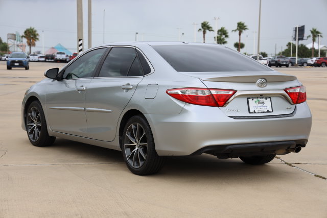 Certified 2017 Toyota Camry XSE FWD image 5