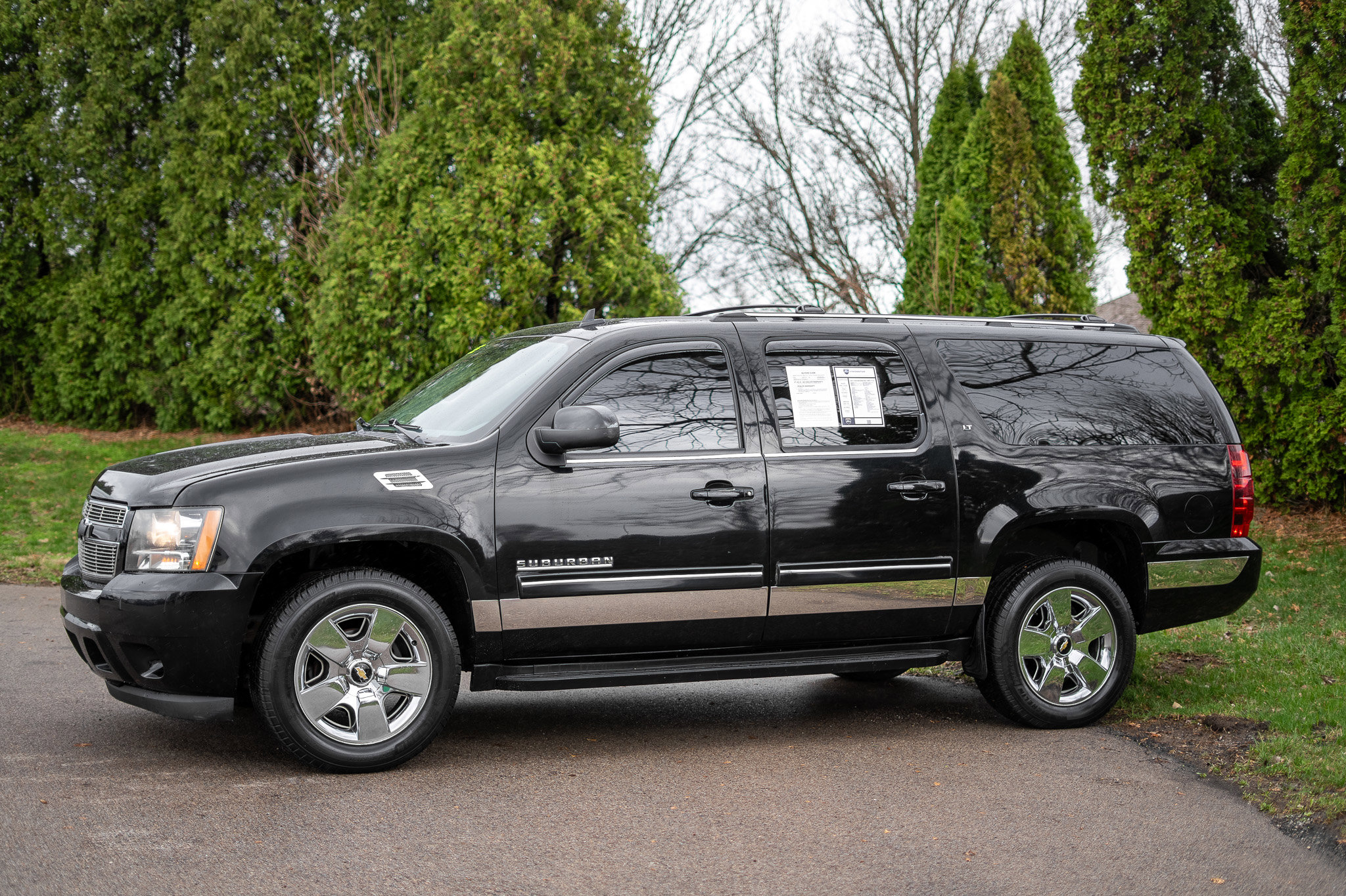 Used 2011 Chevrolet Suburban LT image 8